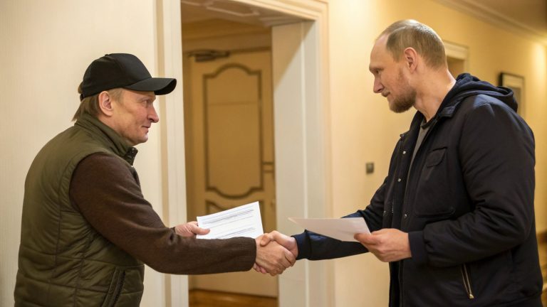 Покупка недвижимости с обременением - детали и нюансы Покупка недвижимости с обременением в 2025: детали, нюансы и пошаговое руководство